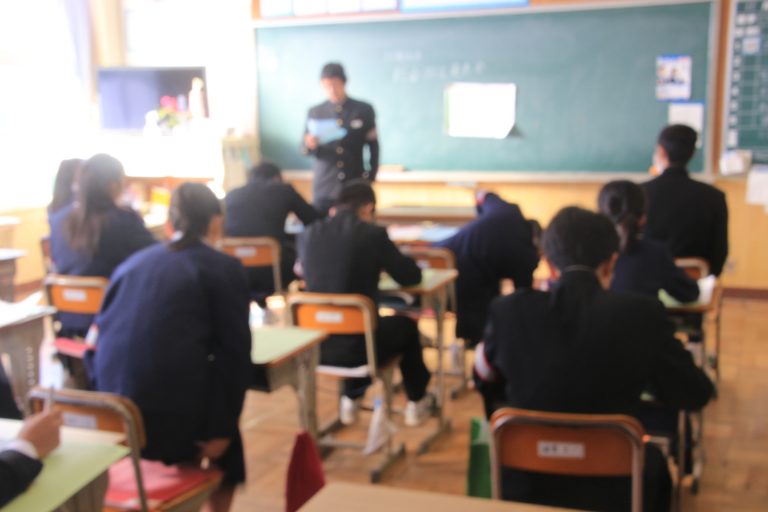 Japanese parents protest against spoken English test